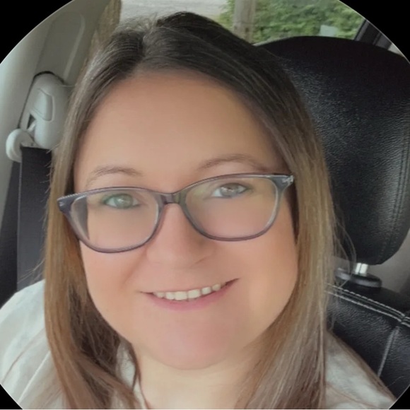 Meet your Posher, Brittney - Picture 1 of 1